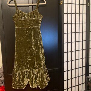 Days of Esme Olive Green Velvet Midi Dress